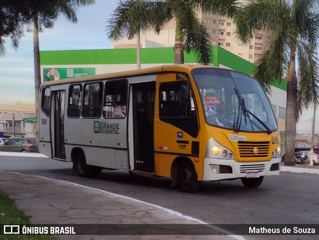 Grande Ocidental 008 na cidade de Luziânia, Goiás, Brasil, por Matheus de Souza. Número da foto: #10053667.