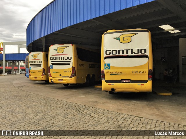 Empresa Gontijo de Transportes 17050 na cidade de Resende, Rio de Janeiro, Brasil, por Lucas Marcos. Número da foto: #10109639.