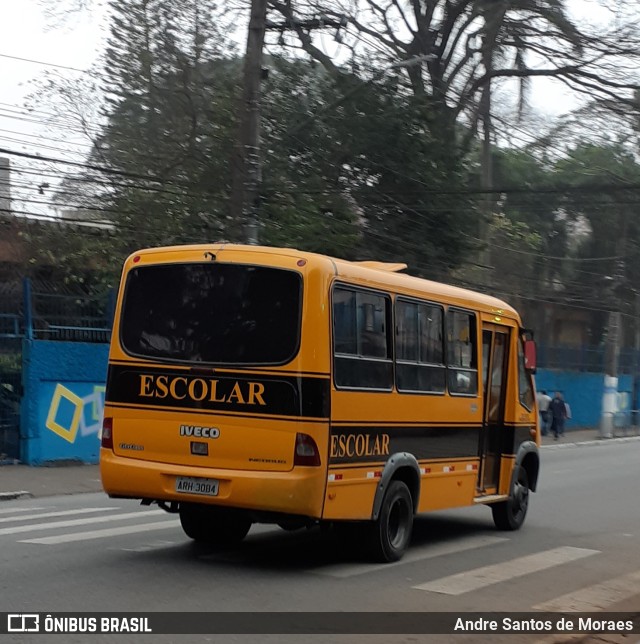 Escolares 3084 na cidade de São Paulo, São Paulo, Brasil, por Andre Santos de Moraes. Número da foto: #10118239.