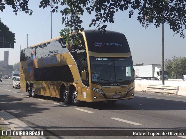 Expresso Transporte e Turismo Ltda. 39004 na cidade de São Paulo, São Paulo, Brasil, por Rafael Lopes de Oliveira. ID da foto: 10121639.