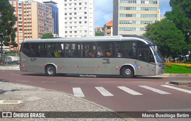 Expresso Azul JL314 na cidade de Curitiba, Paraná, Brasil, por Manu Busóloga Betim. ID da foto: 10120084.