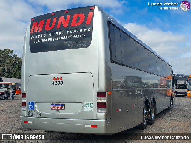 Viação Mundi Turismo 4200 na cidade de Curitiba, Paraná, Brasil, por Lucas Weber Calizario. Número da foto: #10120544.