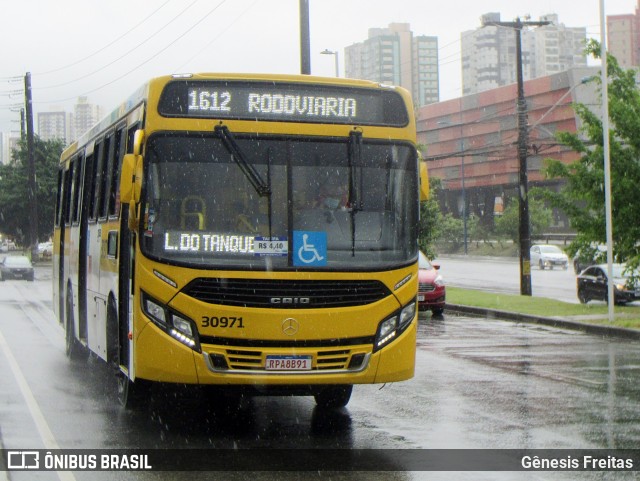 Plataforma Transportes 30971 na cidade de Salvador, Bahia, Brasil, por Gênesis Freitas. ID da foto: 10123332.