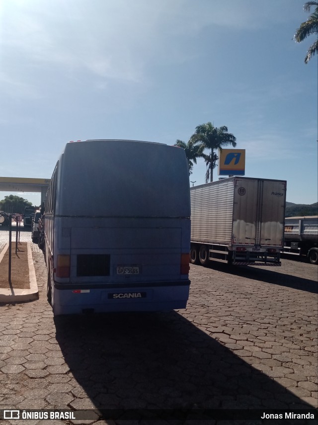 Ônibus Particulares  na cidade de Jaraguá, Goiás, Brasil, por Jonas Miranda. ID da foto: 10122374.