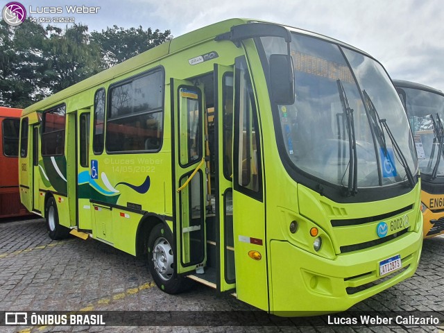 Ônibus Particulares 6002 na cidade de Curitiba, Paraná, Brasil, por Lucas Weber Calizario. ID da foto: 10122784.