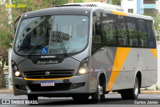 Ônibus Particulares S007 na cidade de Caldas Novas, Goiás, Brasil, por Carlos Júnior. Número da foto: #10125695.