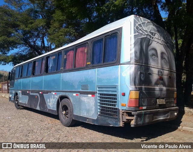 Ônibus Particulares 7227 na cidade de Itaúna, Minas Gerais, Brasil, por Vicente de Paulo Alves. ID da foto: 10125845.