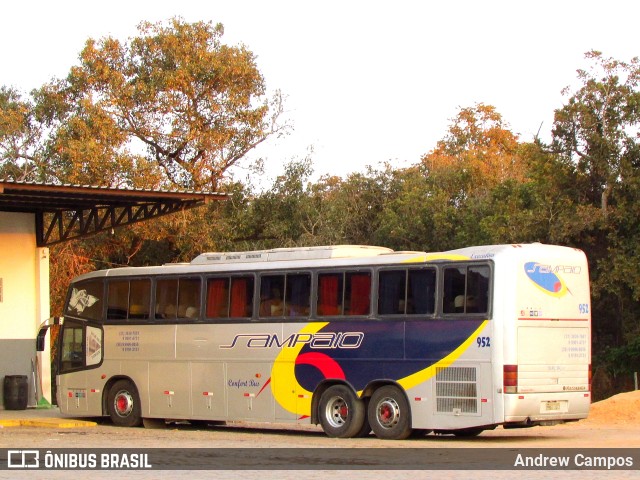 Sampaio Turismo 952 na cidade de Pirapora, Minas Gerais, Brasil, por Andrew Campos. ID da foto: 10129234.