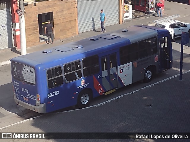 Empresa de Ônibus Vila Galvão 30.792 na cidade de São Paulo, São Paulo, Brasil, por Rafael Lopes de Oliveira. Número da foto: #10132123.
