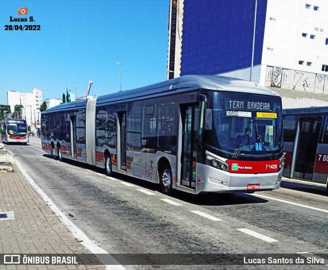 Viação Campo Belo 7 1429 na cidade de São Paulo, São Paulo, Brasil, por Lucas Santos da Silva. Número da foto: #10135243.
