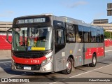 Pêssego Transportes 4 7215 na cidade de São Paulo, São Paulo, Brasil, por Valnei Conceição. Número da foto: #:id.