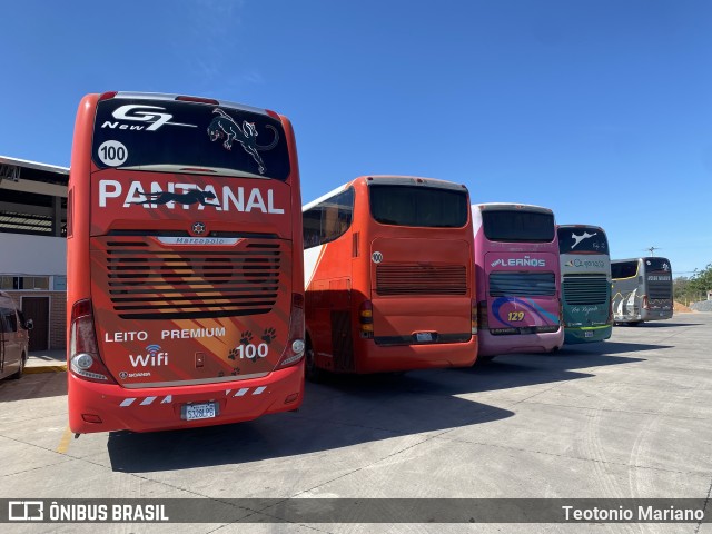 Buses Pantanal 100 na cidade de Puerto Quijarro, Germán Busch, Santa Cruz, Bolívia, por Teotonio Mariano. ID da foto: 10057873.
