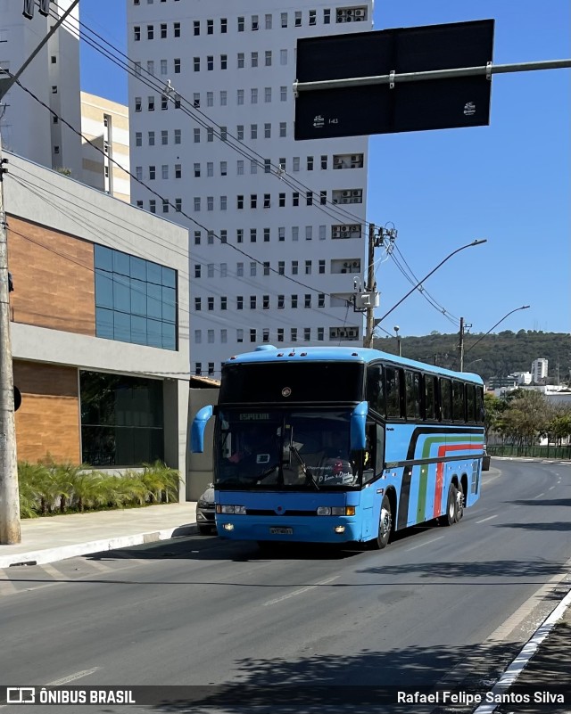 Ônibus Particulares 8071 na cidade de Montes Claros, Minas Gerais, Brasil, por Rafael Felipe Santos Silva. ID da foto: 10060279.