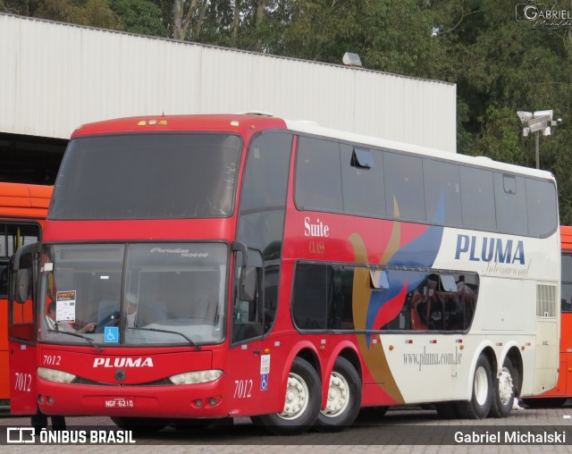 Pluma Conforto e Turismo 7012 na cidade de Curitiba, Paraná, Brasil, por Gabriel Michalski. ID da foto: 10058455.