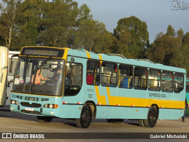 Expresso Azul 123 na cidade de Curitiba, Paraná, Brasil, por Gabriel Michalski. ID da foto: 10058547.