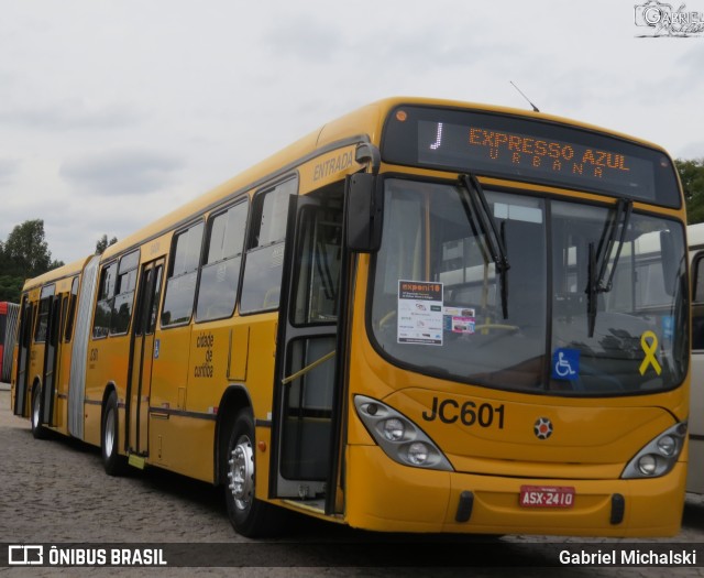 Expresso Azul JC601 na cidade de Curitiba, Paraná, Brasil, por Gabriel Michalski. Número da foto: #10058466.