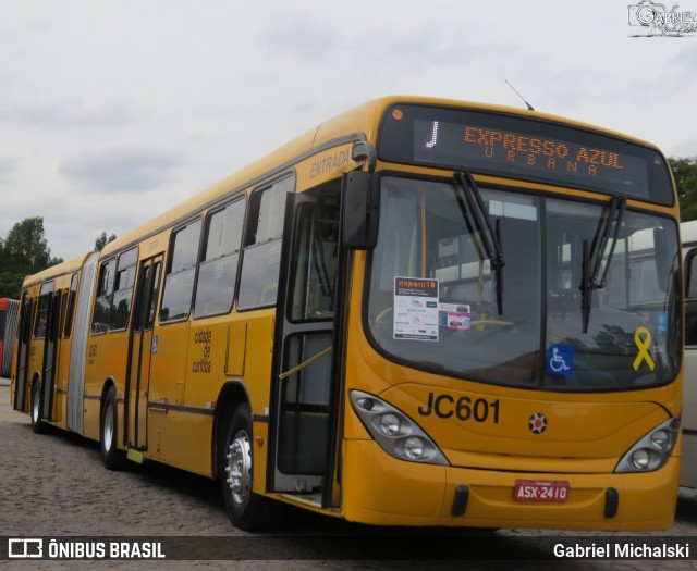 Expresso Azul JC601 na cidade de Curitiba, Paraná, Brasil, por Gabriel Michalski. ID da foto: 10058466.