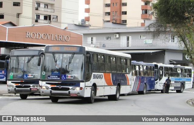 Auto Viação Bragança 8000 na cidade de São Roque, São Paulo, Brasil, por Vicente de Paulo Alves. ID da foto: 10062804.