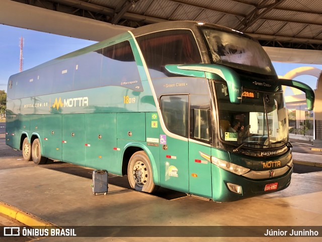 Viação Motta 18019 na cidade de Marília, São Paulo, Brasil, por Júnior Juninho. Número da foto: #10061383.