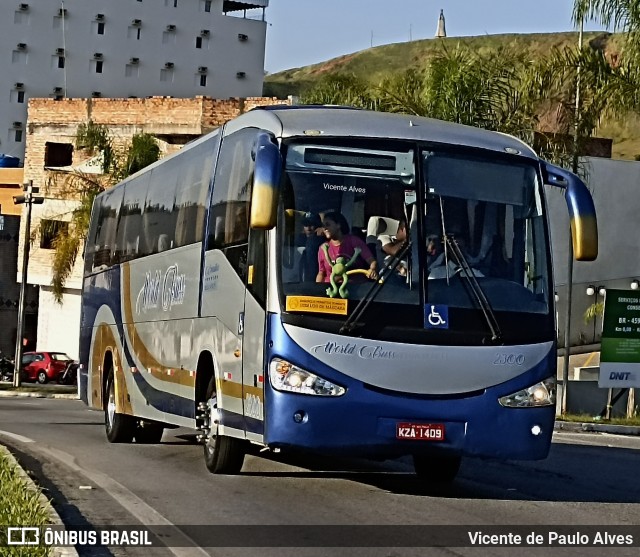 Ônibus Particulares 2300 na cidade de Aparecida, São Paulo, Brasil, por Vicente de Paulo Alves. Número da foto: #10062899.