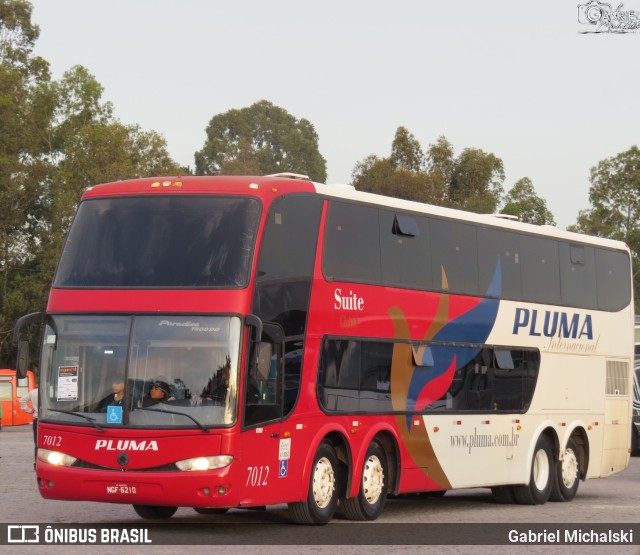 Pluma Conforto e Turismo 7012 na cidade de Curitiba, Paraná, Brasil, por Gabriel Michalski. ID da foto: 10061843.