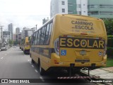 Escolares  na cidade de João Pessoa, Paraíba, Brasil, por Alexandre Dumas. Número da foto: #:id.
