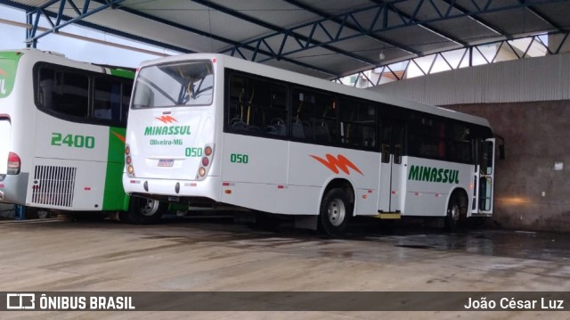 MinasSul - Minastur - Viação Minas Tour 050 na cidade de Oliveira, Minas Gerais, Brasil, por João César Luz. Número da foto: #10071280.