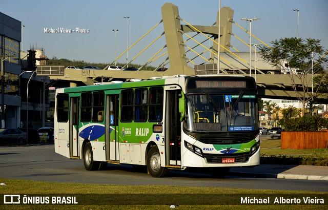 Ralip Transportes Rodoviários 3013 na cidade de Barueri, São Paulo, Brasil, por Michael  Alberto Vieira. Número da foto: #10138304.