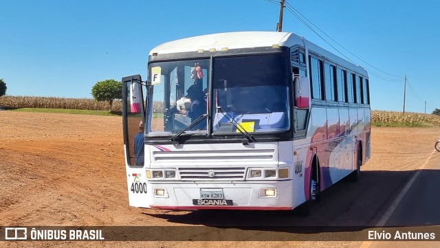 Ônibus Particulares 4000 na cidade de Quarto Centenário, Paraná, Brasil, por Elvio Antunes. Número da foto: #10140886.