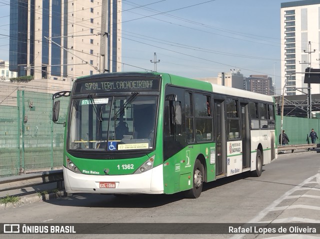 Viação Santa Brígida 1 1362 na cidade de São Paulo, São Paulo, Brasil, por Rafael Lopes de Oliveira. Número da foto: #10139113.
