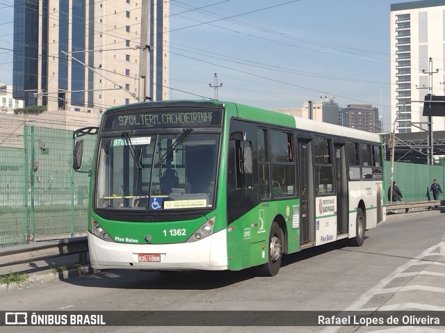 Viação Santa Brígida 1 1362 na cidade de São Paulo, São Paulo, Brasil, por Rafael Lopes de Oliveira. ID da foto: 10139113.