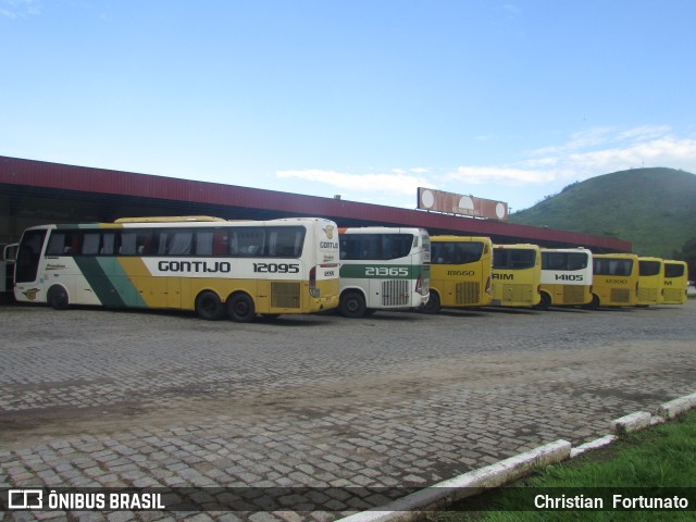 Empresa Gontijo de Transportes 12095 na cidade de Leopoldina, Minas Gerais, Brasil, por Christian  Fortunato. Número da foto: #10139230.