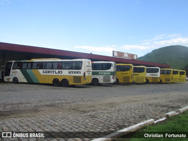 Empresa Gontijo de Transportes 12095 na cidade de Leopoldina, Minas Gerais, Brasil, por Christian  Fortunato. ID da foto: 10139230.