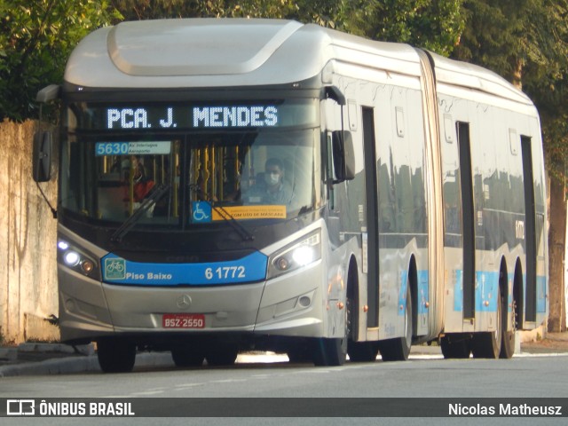 Viação Grajaú S.A. 6 1772 na cidade de São Paulo, São Paulo, Brasil, por Nicolas Matheusz. ID da foto: 10170706.