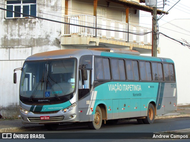 Viação Itapetinga 121921 na cidade de Várzea da Palma, Minas Gerais, Brasil, por Andrew Campos. ID da foto: 10174554.