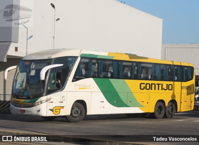 Empresa Gontijo de Transportes 18925 na cidade de Rio de Janeiro, Rio de Janeiro, Brasil, por Tadeu Vasconcelos. ID da foto: 10172878.