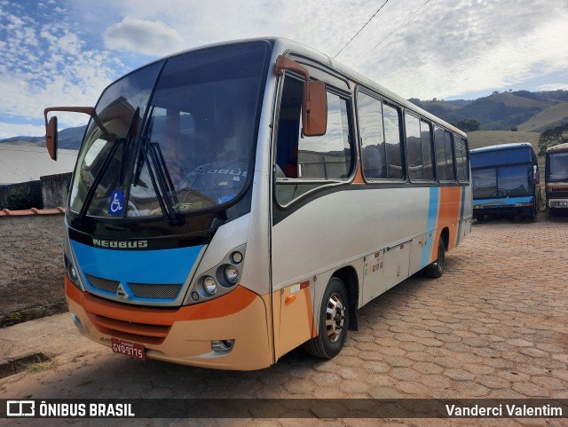Ônibus Particulares SN na cidade de Dom Viçoso, Minas Gerais, Brasil, por Vanderci Valentim. Número da foto: #10176935.
