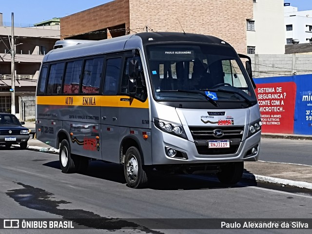 Auto Escola Junior 19 na cidade de Santo Antônio do Monte, Minas Gerais, Brasil, por Paulo Alexandre da Silva. Número da foto: #10176133.