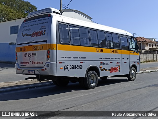 Auto Escola Junior 19 na cidade de Santo Antônio do Monte, Minas Gerais, Brasil, por Paulo Alexandre da Silva. Número da foto: #10176145.