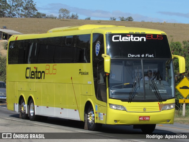 Cleiton Bus Executive 49041 na cidade de Conselheiro Lafaiete, Minas Gerais, Brasil, por Rodrigo  Aparecido. Número da foto: #10179993.