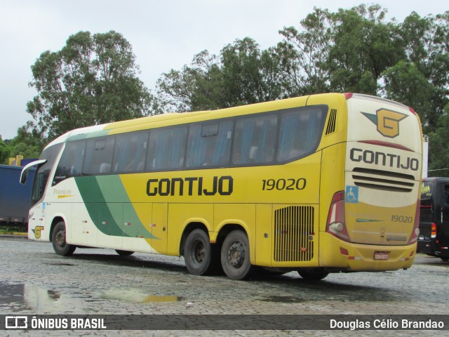 Empresa Gontijo de Transportes 19020 na cidade de Perdões, Minas Gerais, Brasil, por Douglas Célio Brandao. ID da foto: 10182142.