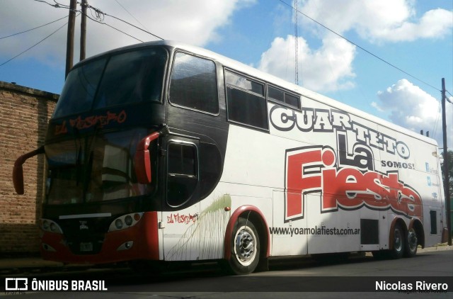 Ônibus Particulares  na cidade de Villa María, General San Martín, Córdoba, Argentina, por Nicolas Rivero. ID da foto: 10186235.