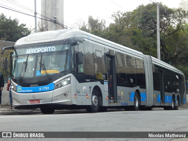 Viação Grajaú S.A. 6 1781 na cidade de São Paulo, São Paulo, Brasil, por Nicolas Matheusz. ID da foto: 10184444.