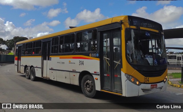 Empresa Metropolitana 314 na cidade de Recife, Pernambuco, Brasil, por Carlos Lima. ID da foto: 10190672.