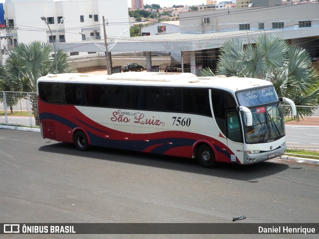 Expresso São Luiz 7560 na cidade de Rio Verde, Goiás, Brasil, por Daniel Henrique. ID da foto: 10188742.