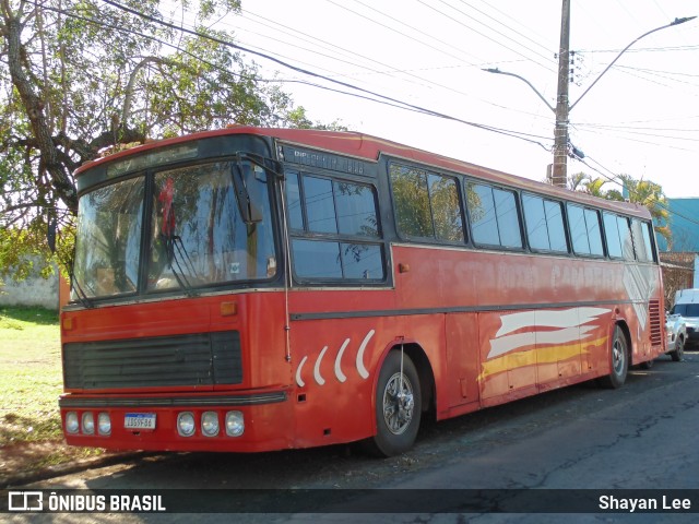 Ônibus Particulares 9586 na cidade de Cachoeirinha, Rio Grande do Sul, Brasil, por Shayan Lee. Número da foto: #10188476.