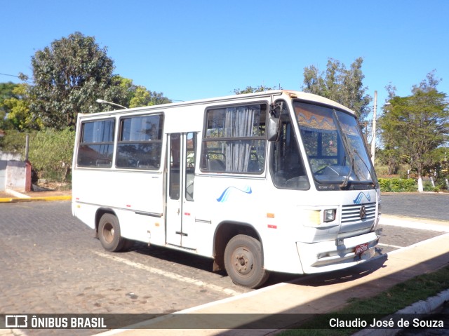 Ônibus Particulares 2386 na cidade de Monte Alegre de Minas, Minas Gerais, Brasil, por Claudio José de Souza. ID da foto: 10190612.