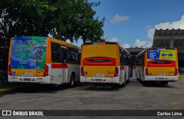 Empresa Metropolitana 564 na cidade de Recife, Pernambuco, Brasil, por Carlos Lima. ID da foto: 10191504.