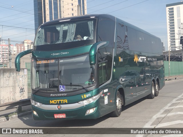 Viação Motta 18011 na cidade de São Paulo, São Paulo, Brasil, por Rafael Lopes de Oliveira. ID da foto: 10141548.