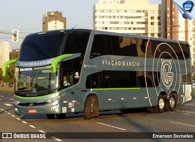 Viação Garcia 8713 na cidade de Curitiba, Paraná, Brasil, por Emerson Dorneles. ID da foto: 10197189.